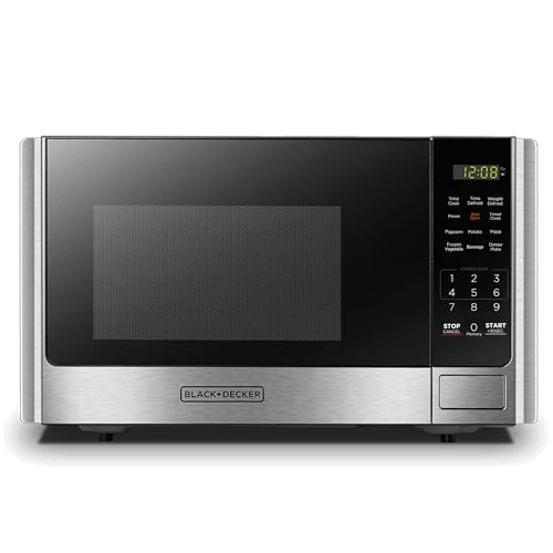 BLACK+DECKER EM720CB7 700W compact microwave oven in stainless steel